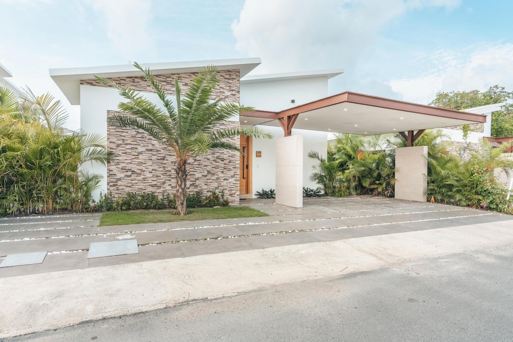 Charming Villa With Private Pool in Juan Dolio view 3