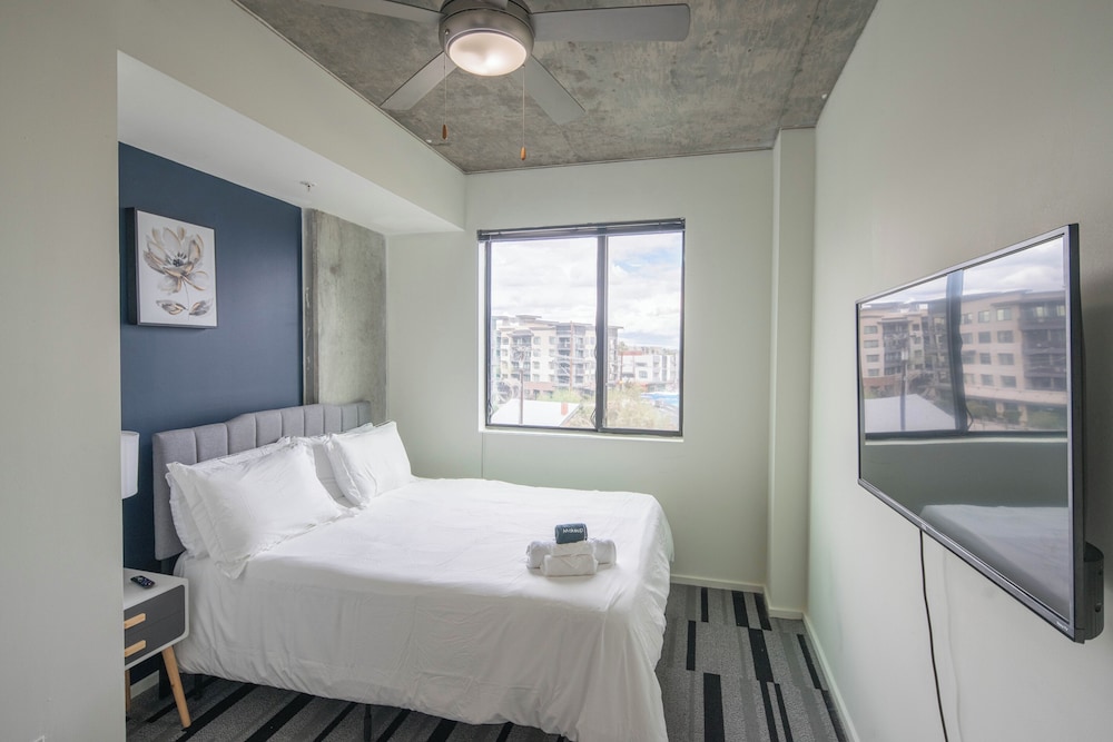 ROVE LIVING/KL - Roosevelt Point