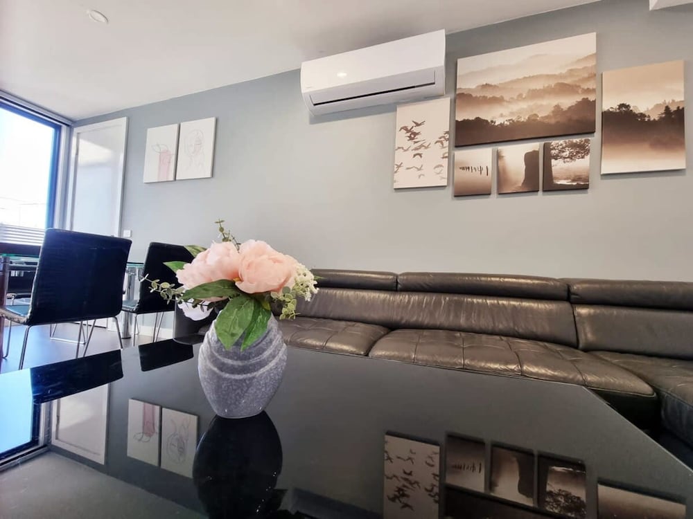 Brand new House - Modern Home in Great Location
