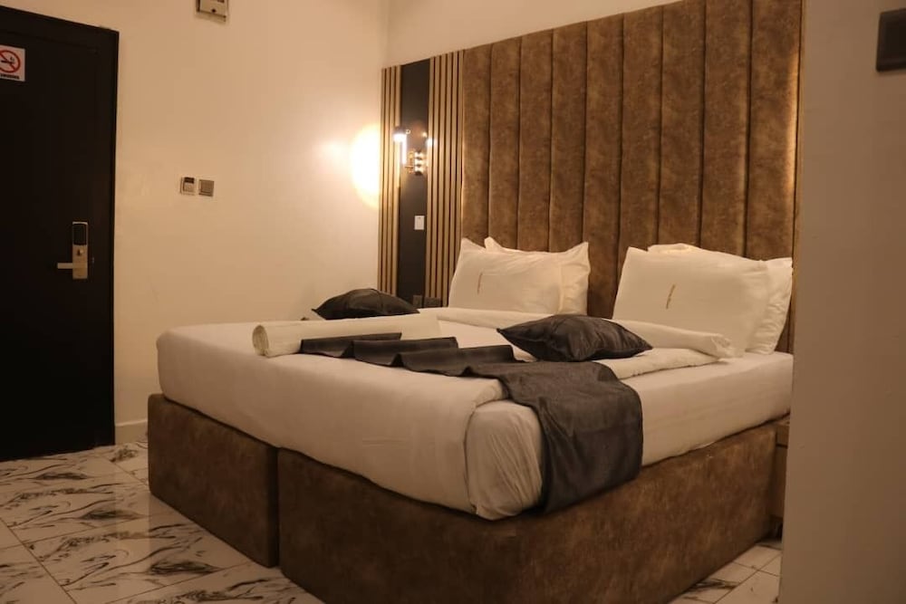 VICTORIAN BLOOM HOTEL AND RESORT