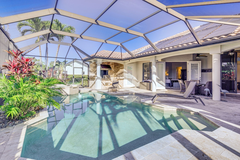 3 Mi to Bonita Beach: Outdoor Oasis w/ Pool & Spa!