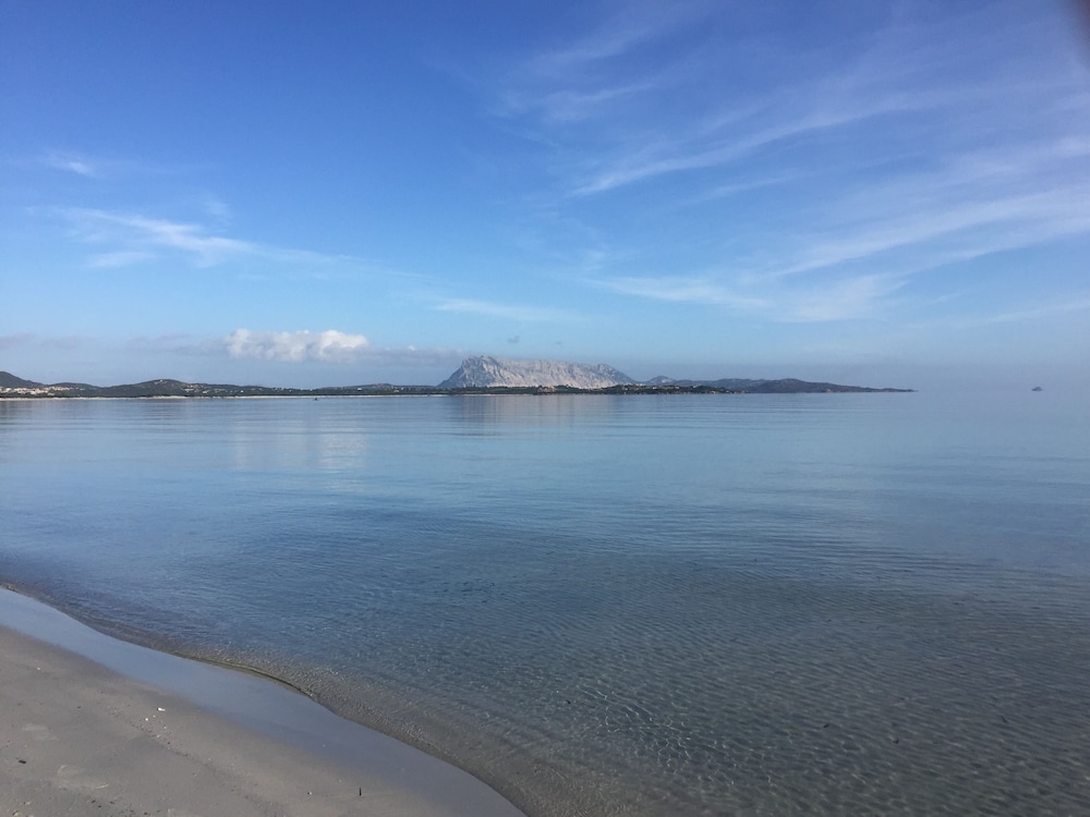 AL FARO VINTAGE HOTEL -SPIAGGIA LA CINTA-SAN TEODORO