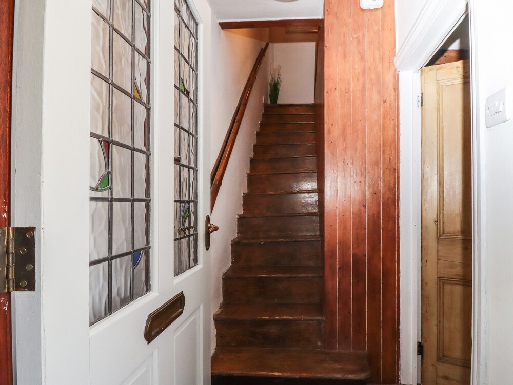 8 Lune Street