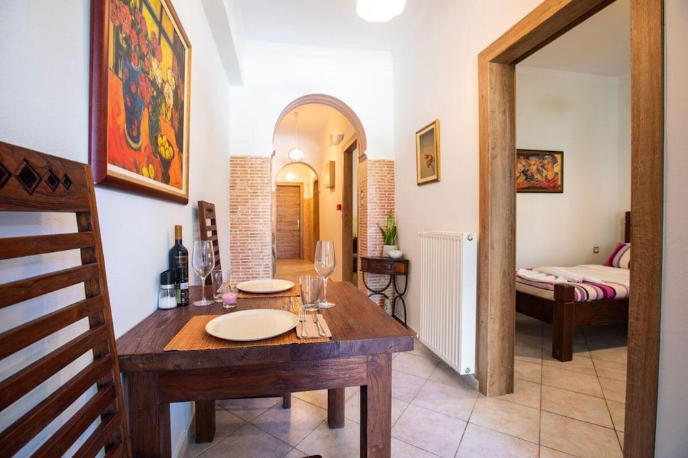 Remarkable Jasmine Apartment in Panormo view 5