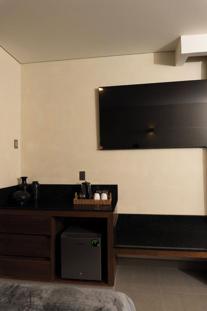 Hotel Zuma Colony