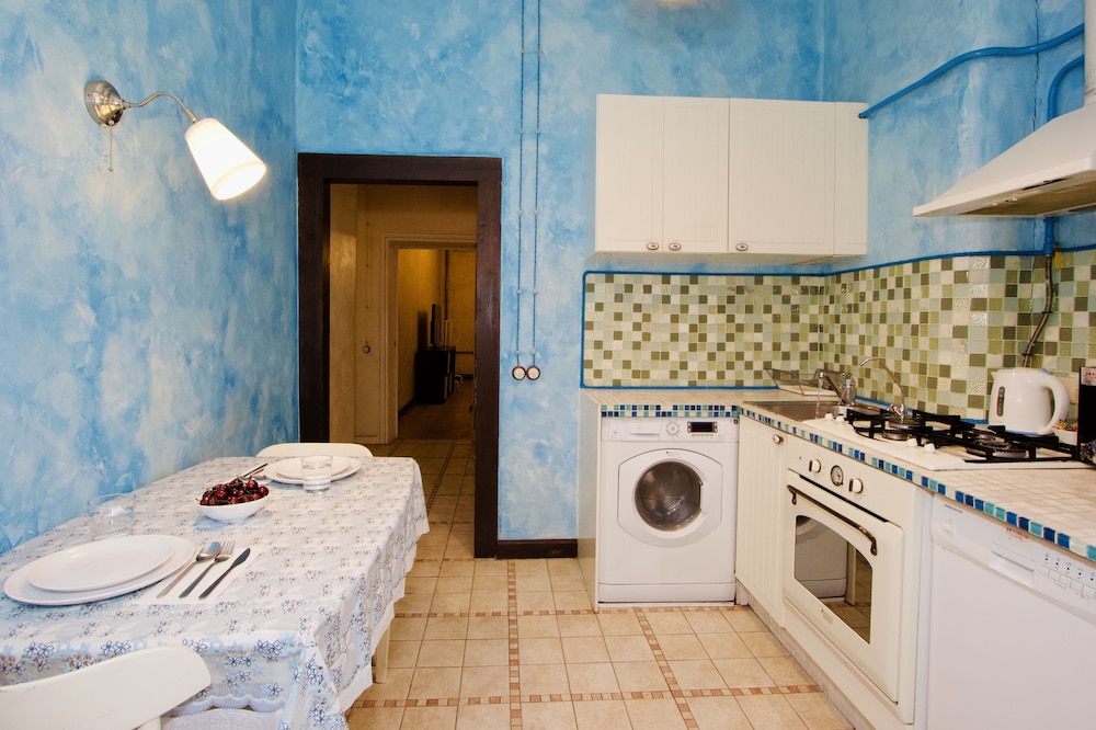 LUXKV Apartment on Teterenskiy