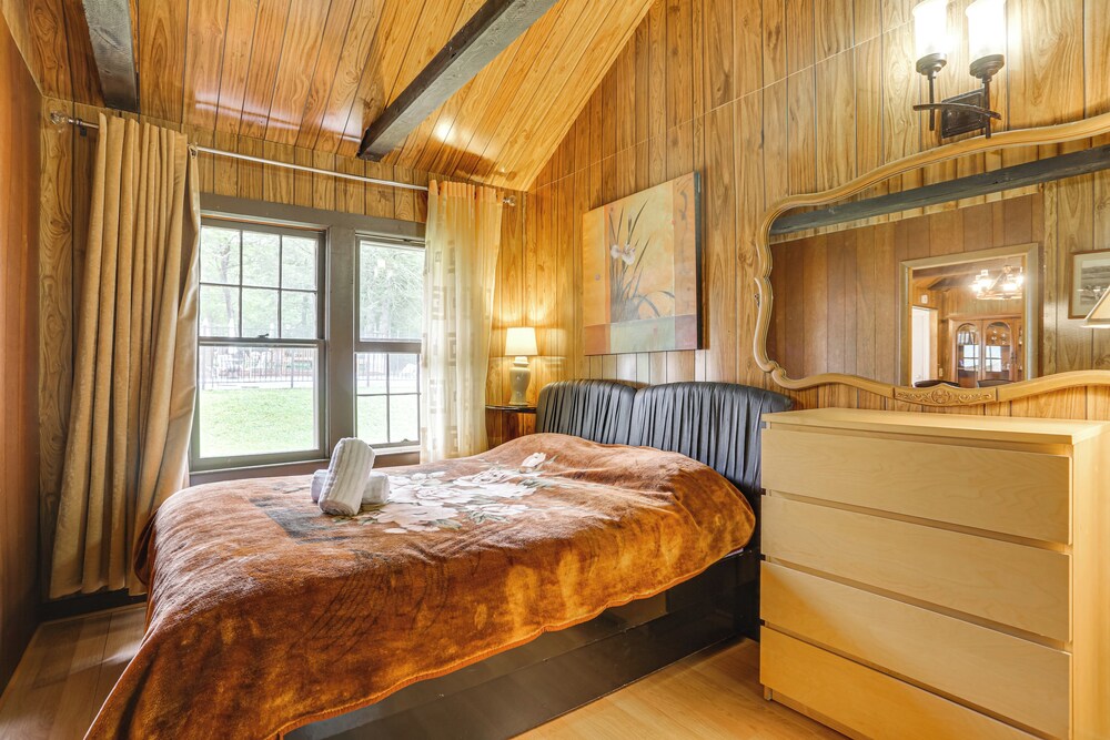 Communal Pool & Playground: Mongaup Valley Cabin!