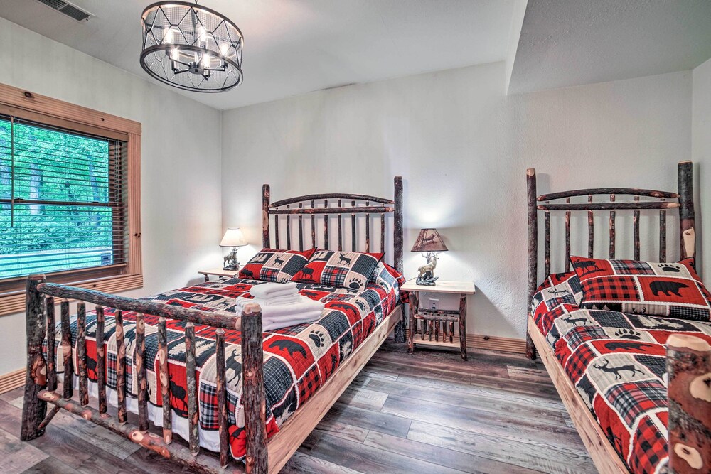 Classy Home w/ Hot Tub: 2 Mi to Lake Access! view 5