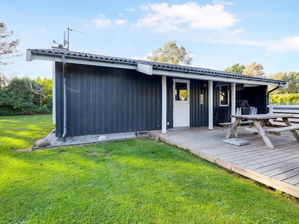 5 Star Holiday Home in Humble