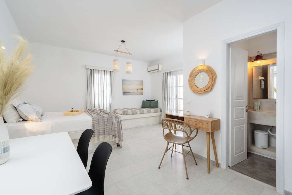 Diamantis studios apartments