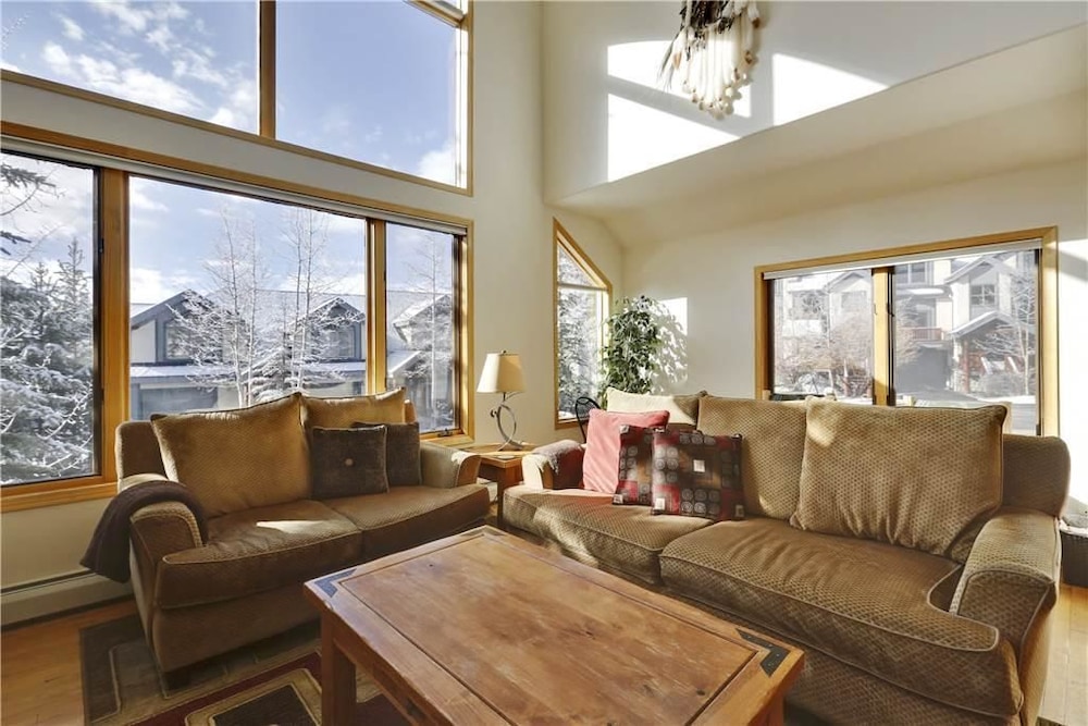 Pines 120 4 Bedroom Plus loft Town House