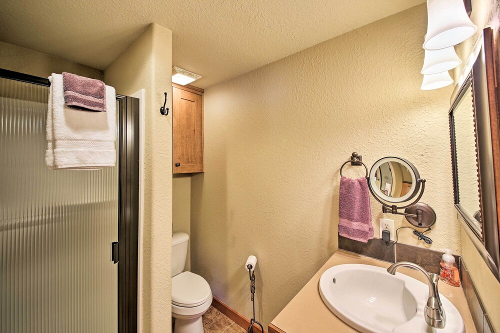 Sandpoint Vacations - Lake Pend Oreille Condo w/ Porch  Mountain View! - Property Image 20