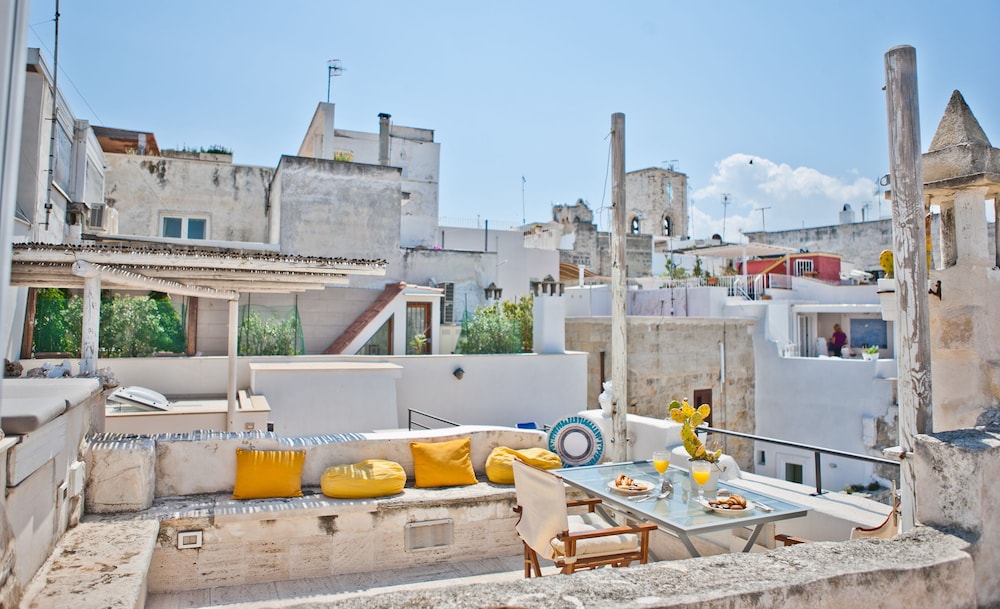Levante Rooms