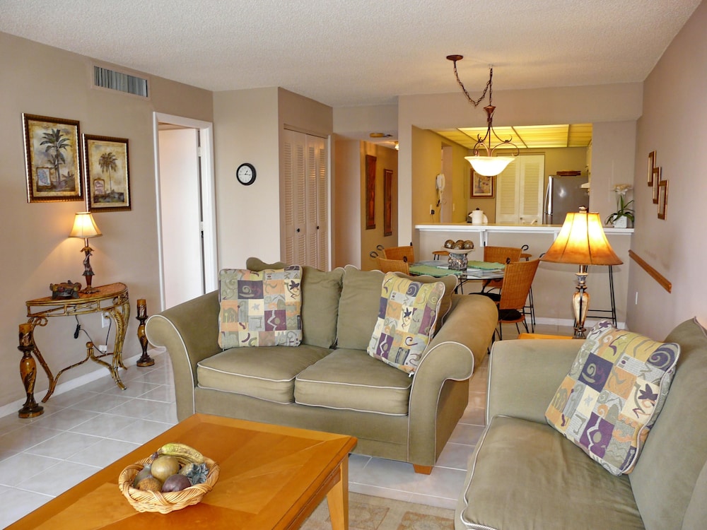 Relaxing Condo With Pool, bay View and Steps to Beach view 3