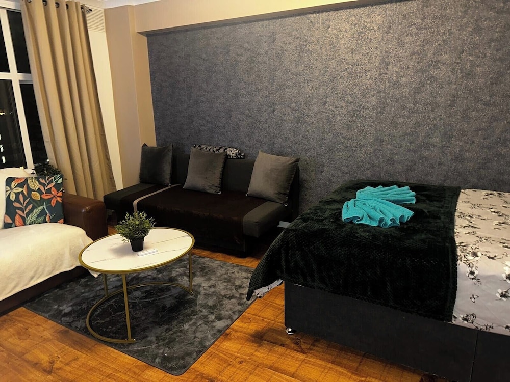 Luxury Studio Marble Arch can fit up to 4 Guests