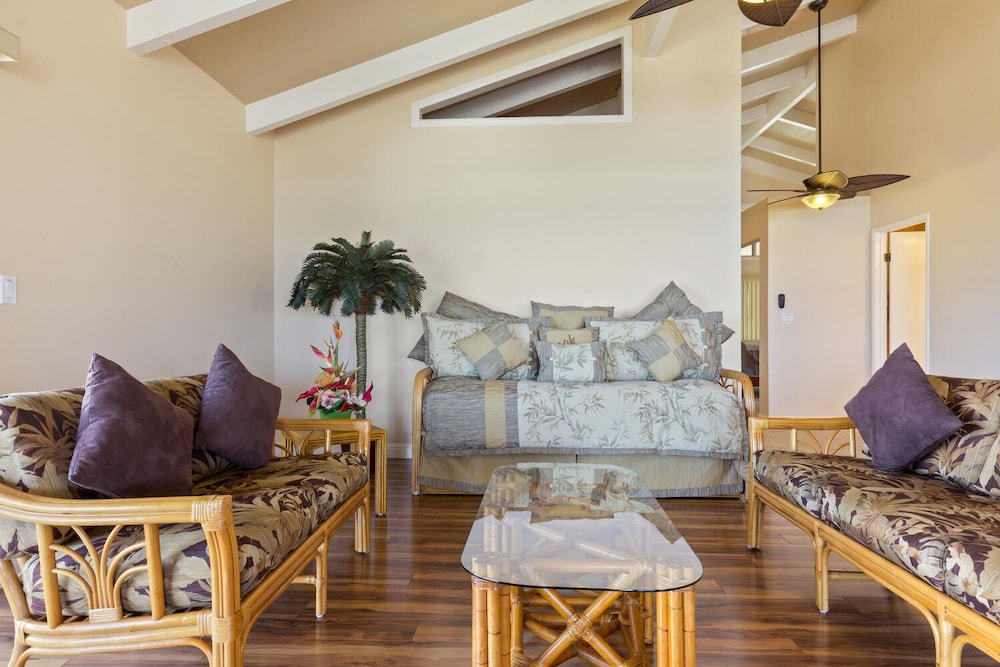 Penthouse - Spectacular Ocean Views - Across From Snorkeling Beach- Vrkcv