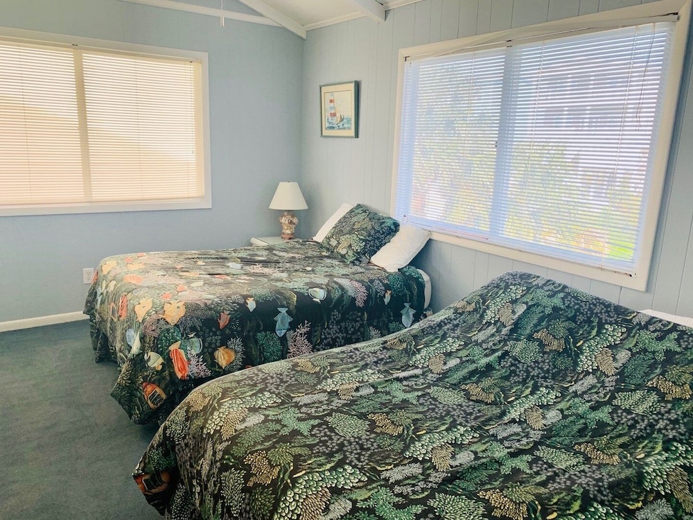 Westside- 3 Bedroom Home by RedAwning