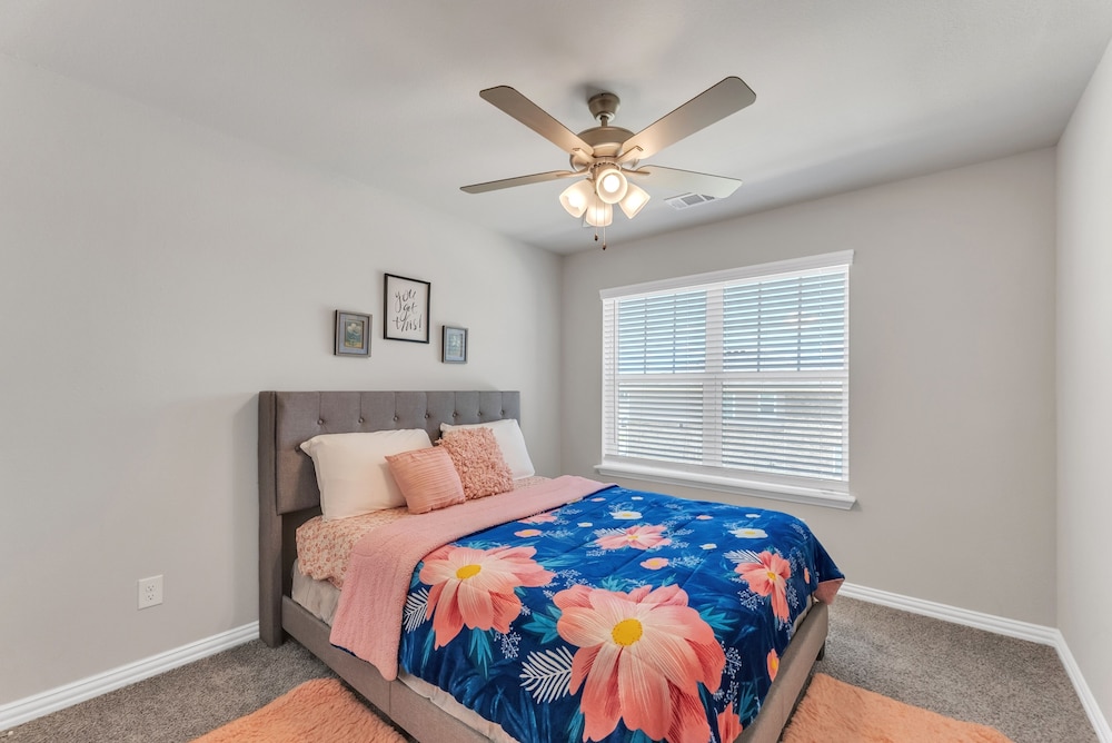 Charming Mesquite Retreat 3 Bedroom Home by Redawning view 4
