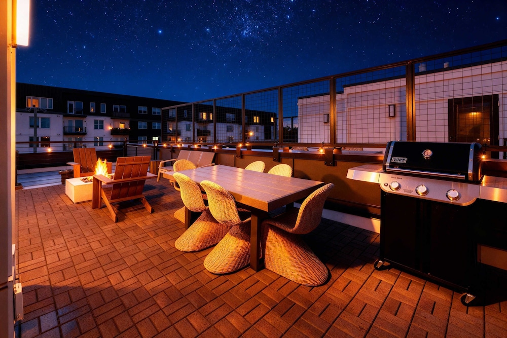 Rooftop Fire Pit Lounge Skyline DT Nash Views