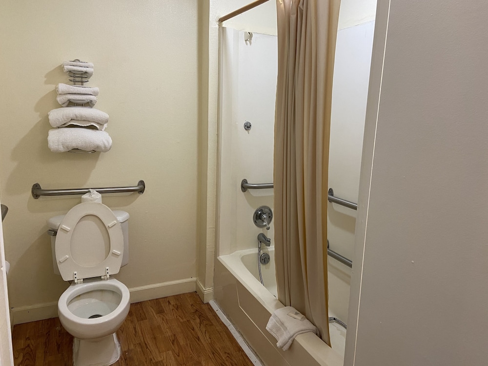 Corbin Vacations - Corbin Inn - Property Image 1