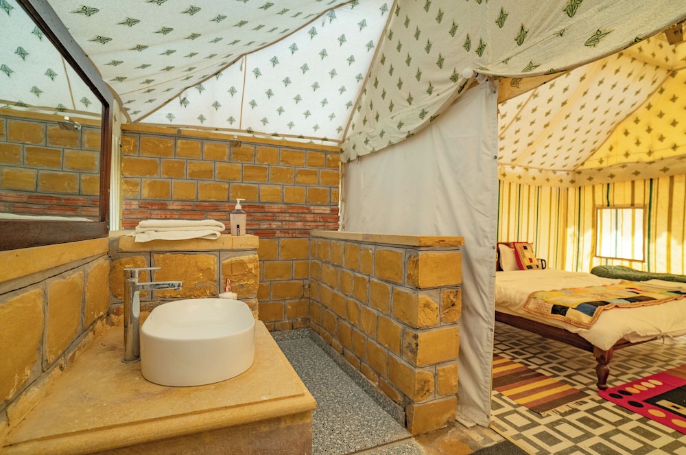 K K Resorts & Camp