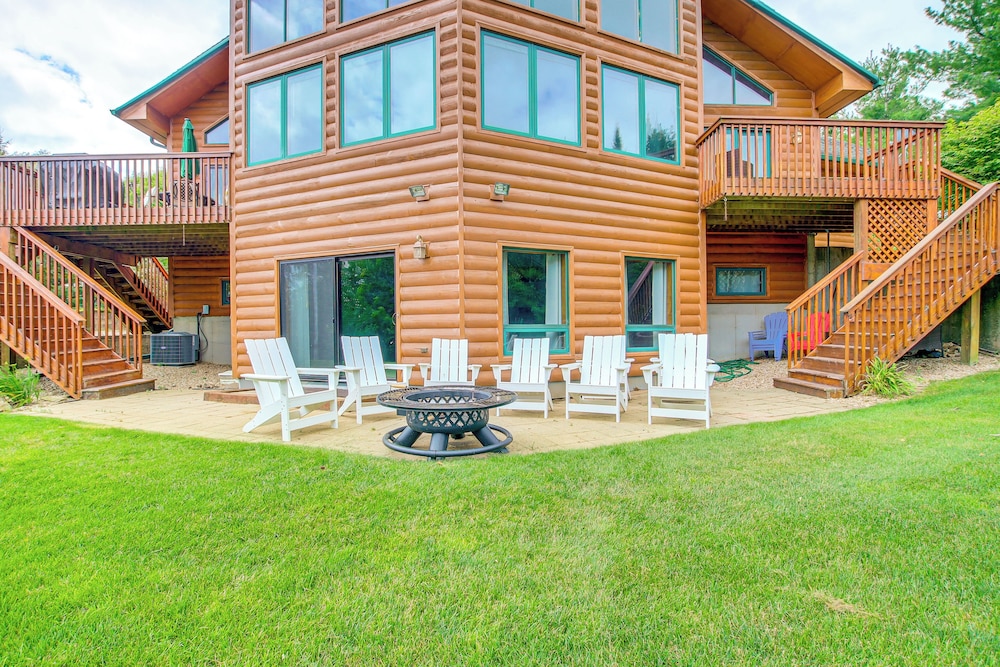 Waterfront Central Wisconsin Cabin w/ Indoor Pool!