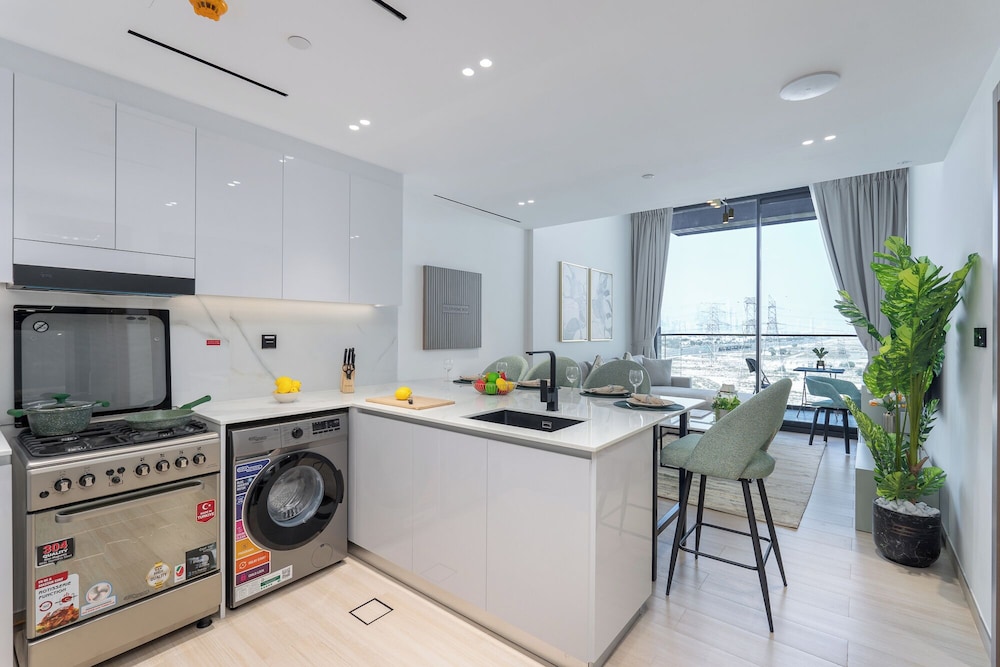 Vogue | Binghatti Corner JVC-7mins Sky Dubai 3 mins Cirle Mall Brand New