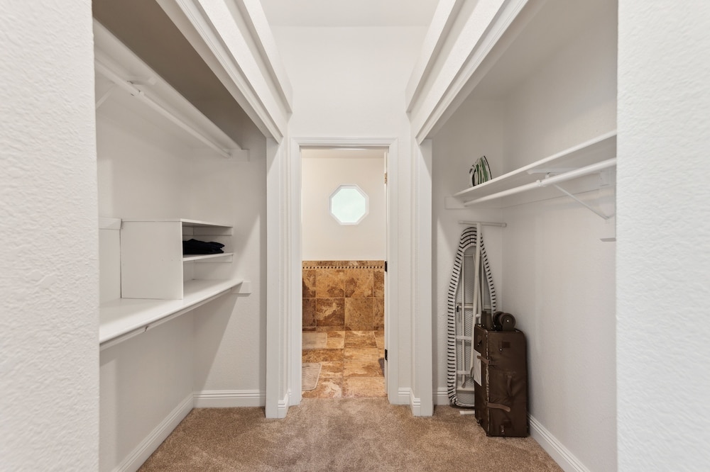 Beautifully Renovated Glendale Retreat 3 Bedroom Home by RedAwning