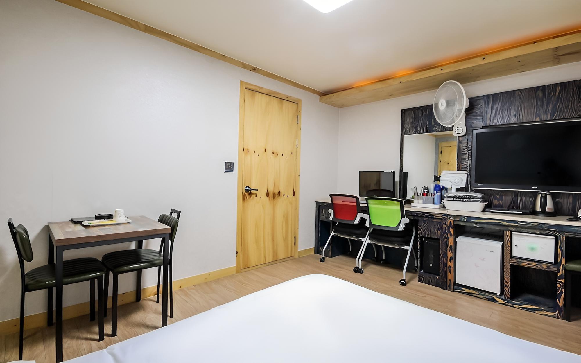 Gwangju Sinandong Hotel Napoli view 2