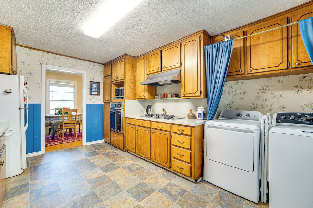 10 Mi to Lake Palestine: South Tyler Location!