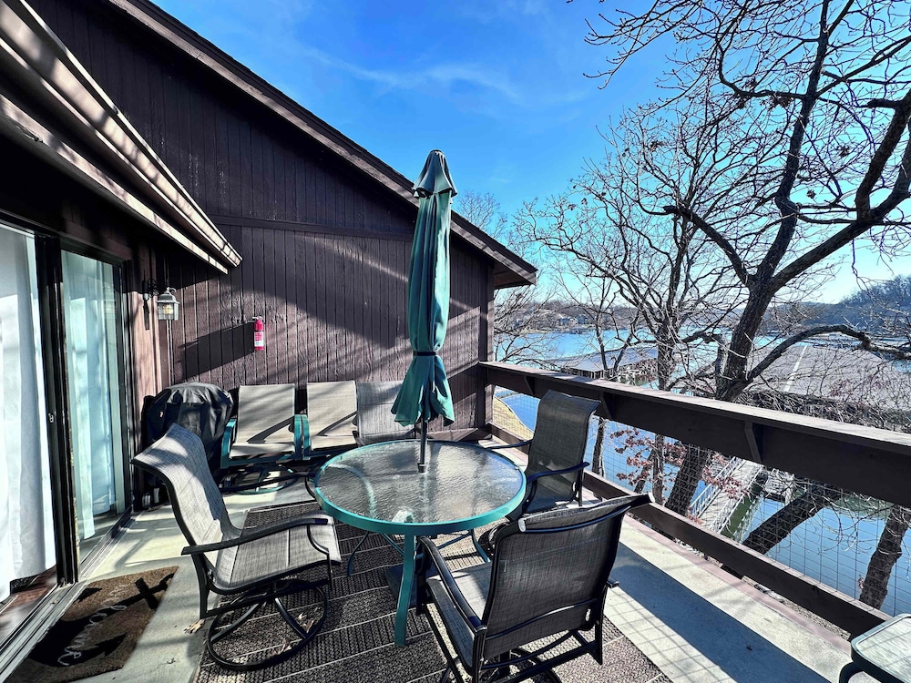 Ozark Escape - Enjoy Resort-style Fun