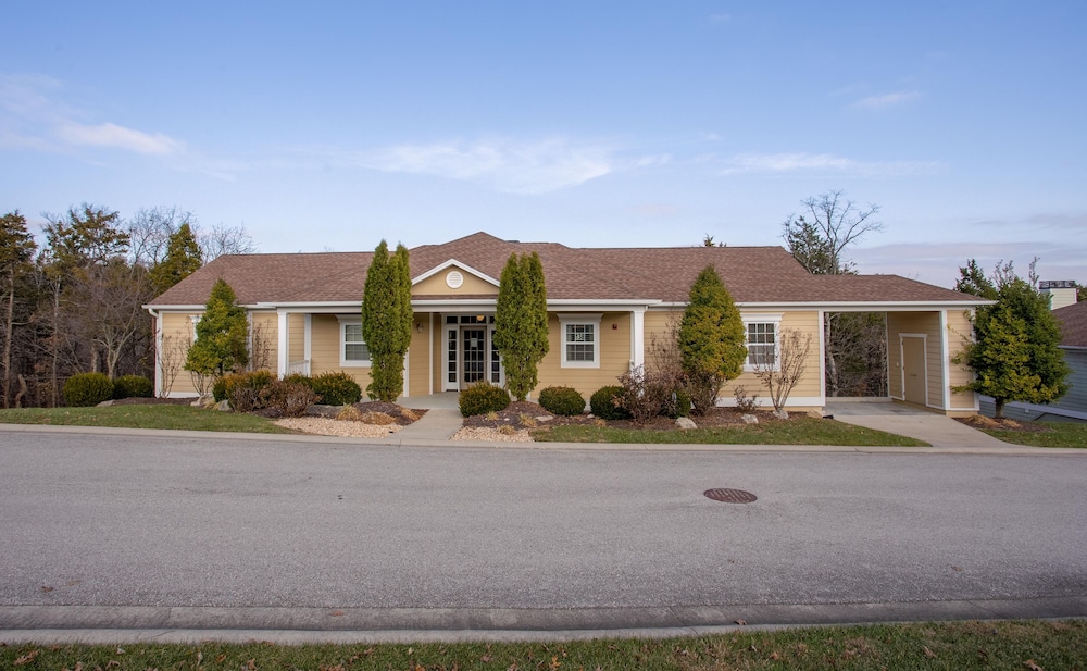 Quaint Quarters 4 Bedroom Villa by RedAwning