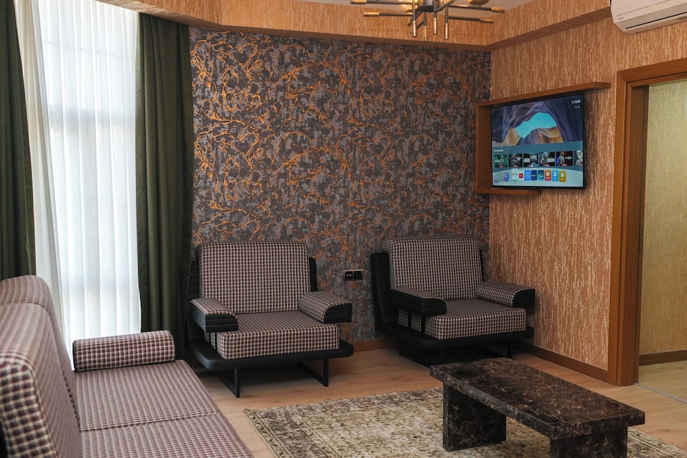 MONTELLA HOTEL