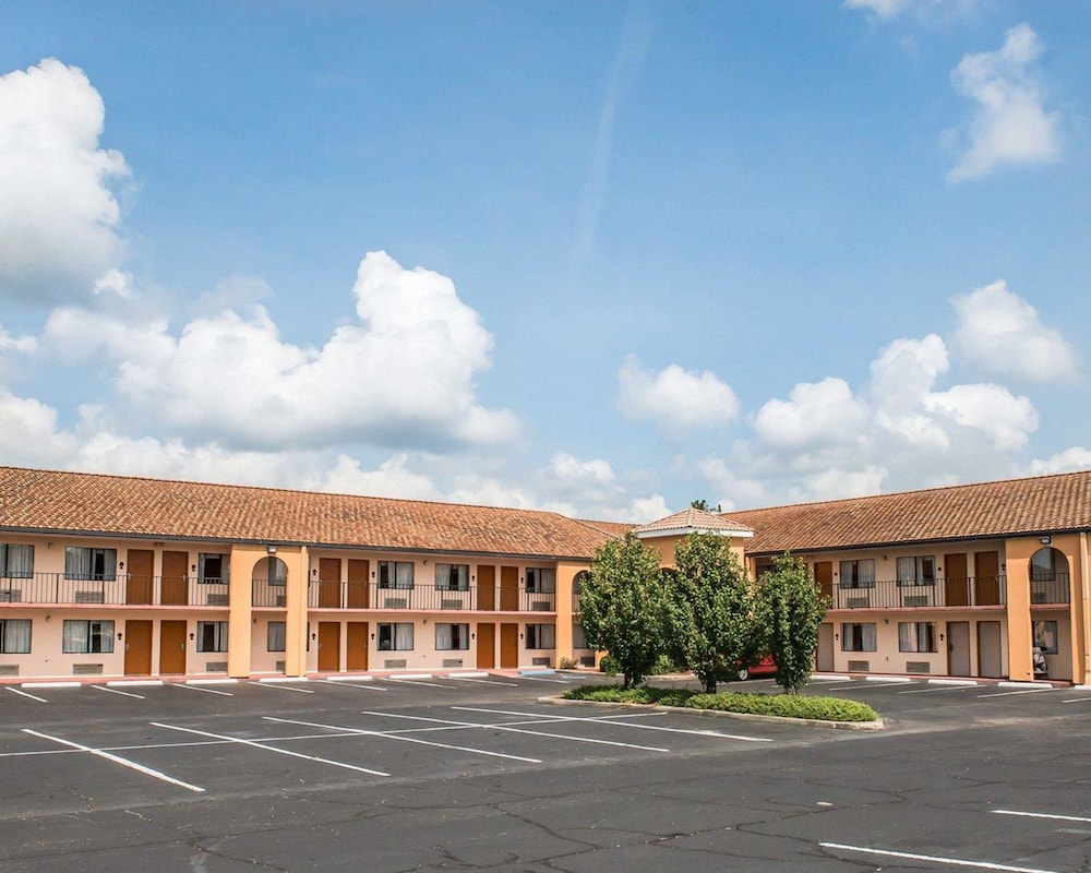 Marianna Vacations - Quality Inn Marianna - Property Image 19