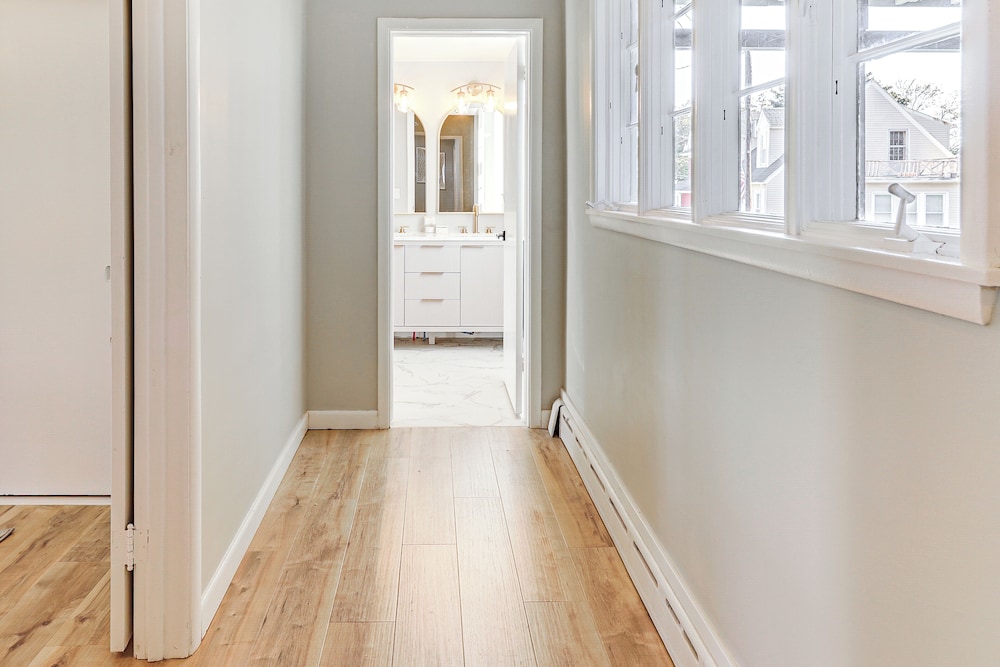 2 Mi to Uscg Academy! Convenient New London Home