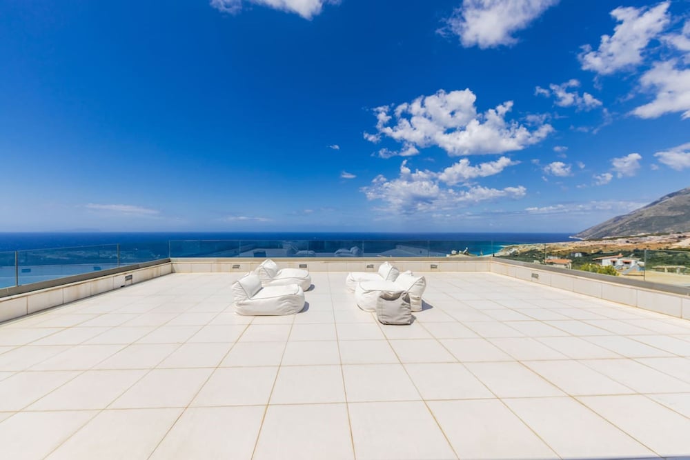 Villa Belle Azure in Gjilek