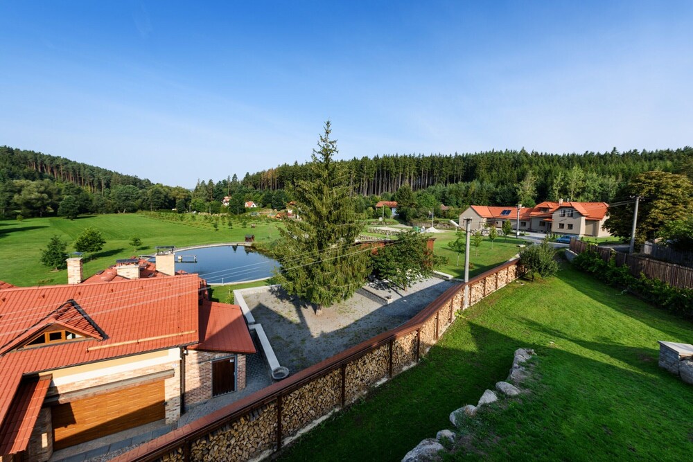 Villa in Varvazov With Garden Retreat