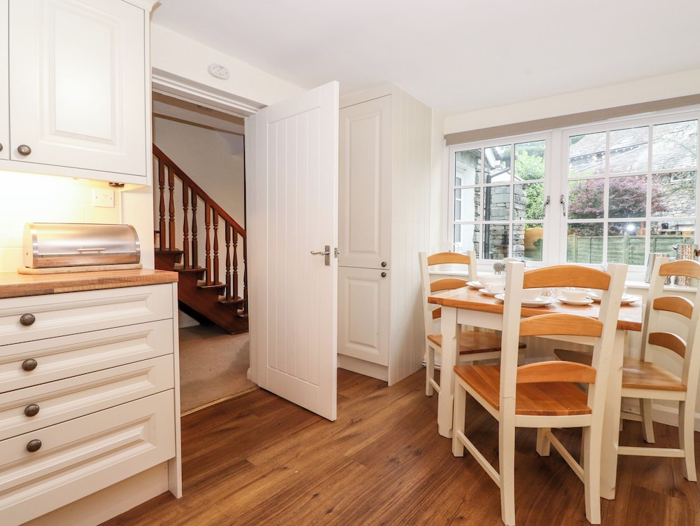 Holly Cottage