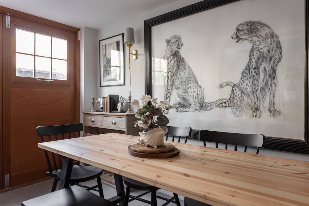 Royal Crescent Mews by Onefinestay