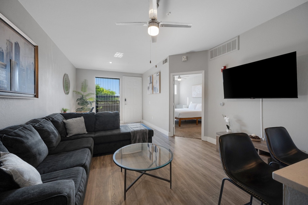 Central Relaxing 1br Phoenix Retreat Near Airport 1 Bedroom Apts
