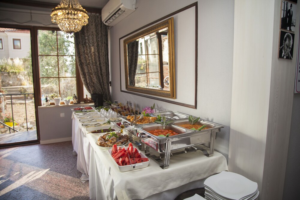 Iola Otel - Image 30
