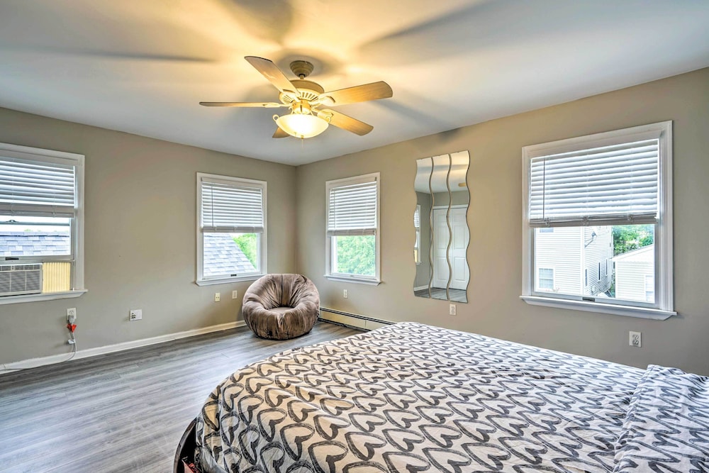 Family-friendly Keansburg Home: Walk to Beach! view 5