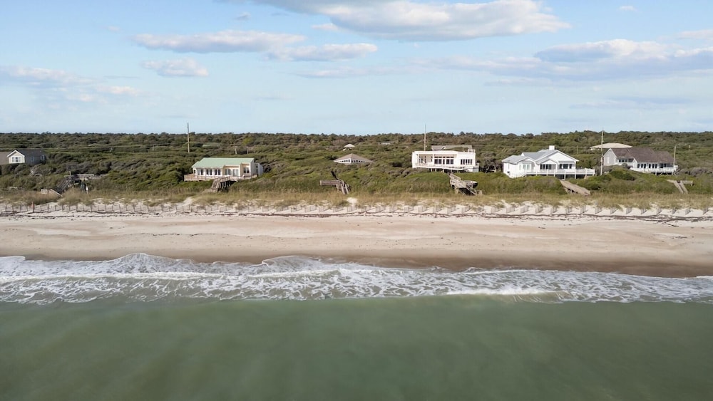 Beach Grove 3 Bedroom Home