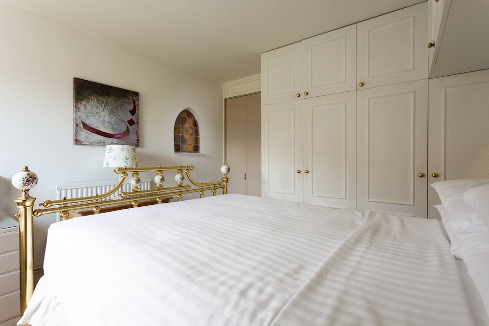 Odhams Walk by Onefinestay view 3