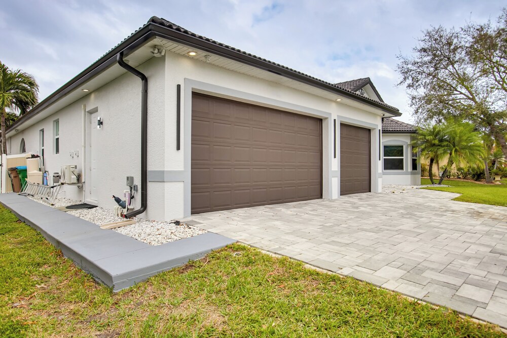 Outdoor Oasis: Family-friendly Cape Coral Home
