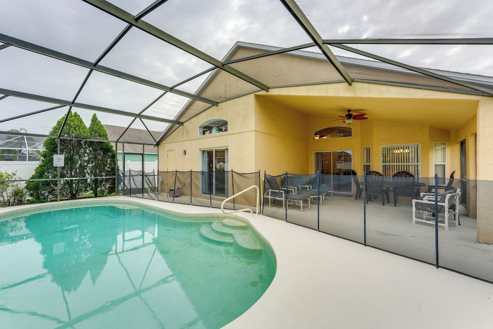 Family Home w/ Pool: Visit Disney & Orlando Parks!