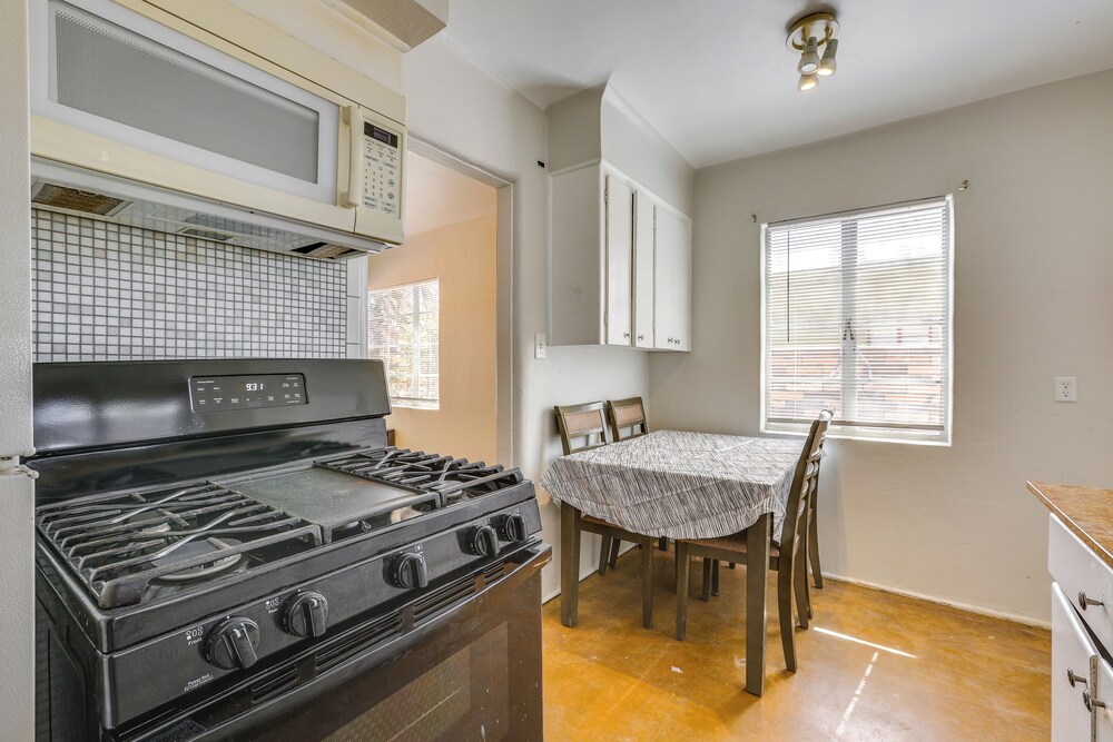 Central & Quaint Phoenix Condo - Pets Welcome! view 4