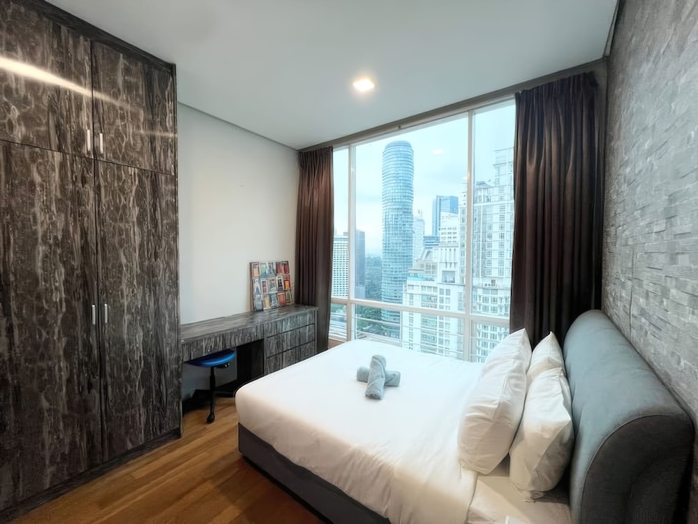 SOHO Suites KLCC by Emily in Town