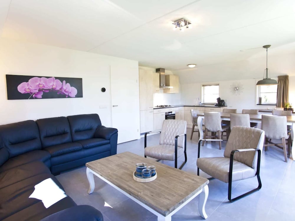Luxury Villa in Arnhem With Parking