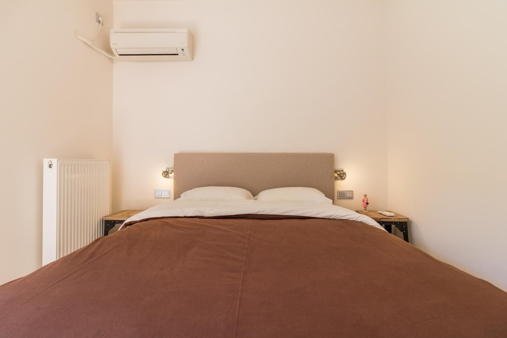 Luxury 3 Bedroom Apartment With Garden in Glyfada view 3